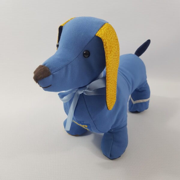 A blue memory sausage dog with yellow ears